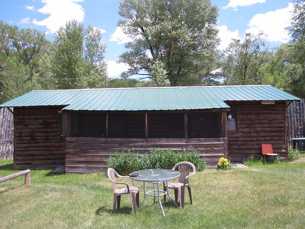 southern wyoming cabin rental outfitter cabin picture